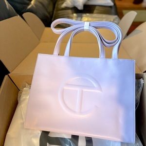 Medium Telfar in lavender